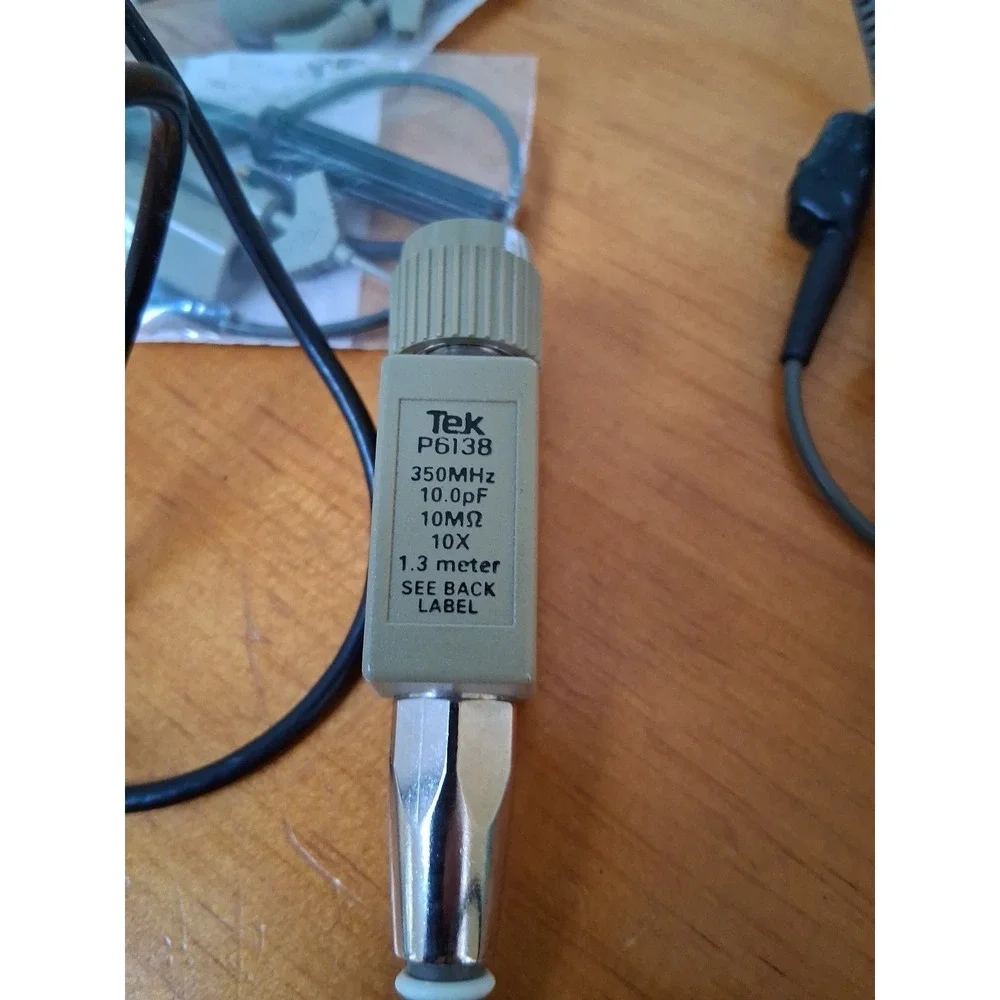 Passive oscilloscope probe from Tektronix Tek P6138.